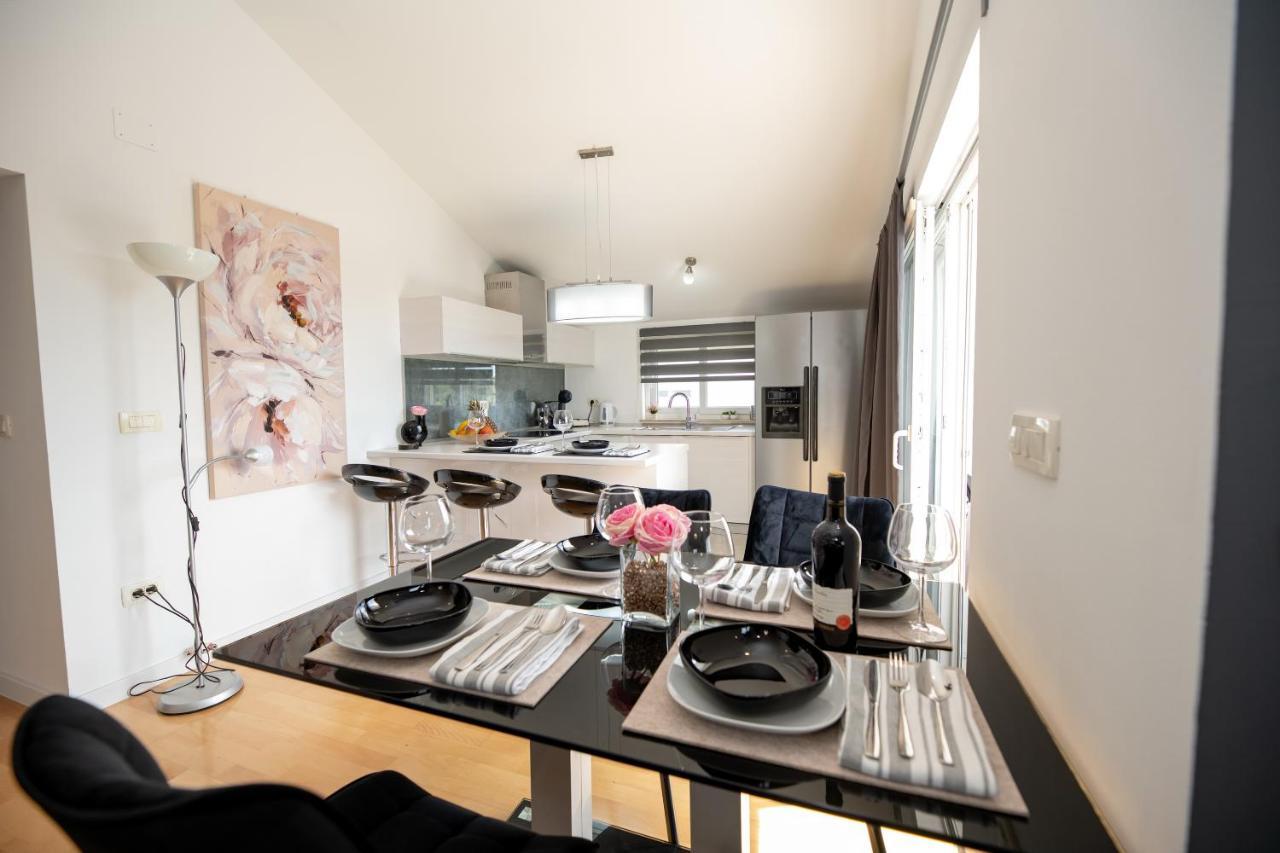 Apartment Malu Sunset Zadar Bagian luar foto