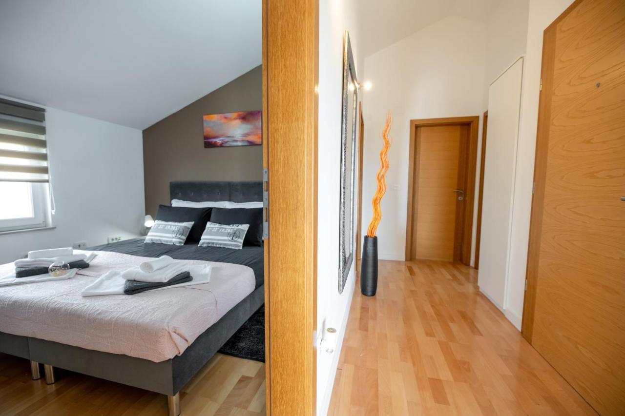 Apartment Malu Sunset Zadar Bagian luar foto