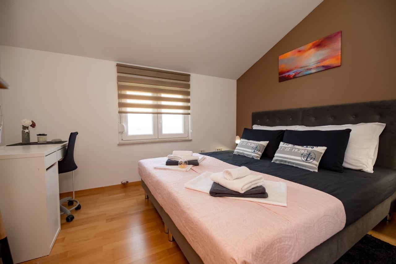 Apartment Malu Sunset Zadar Bagian luar foto